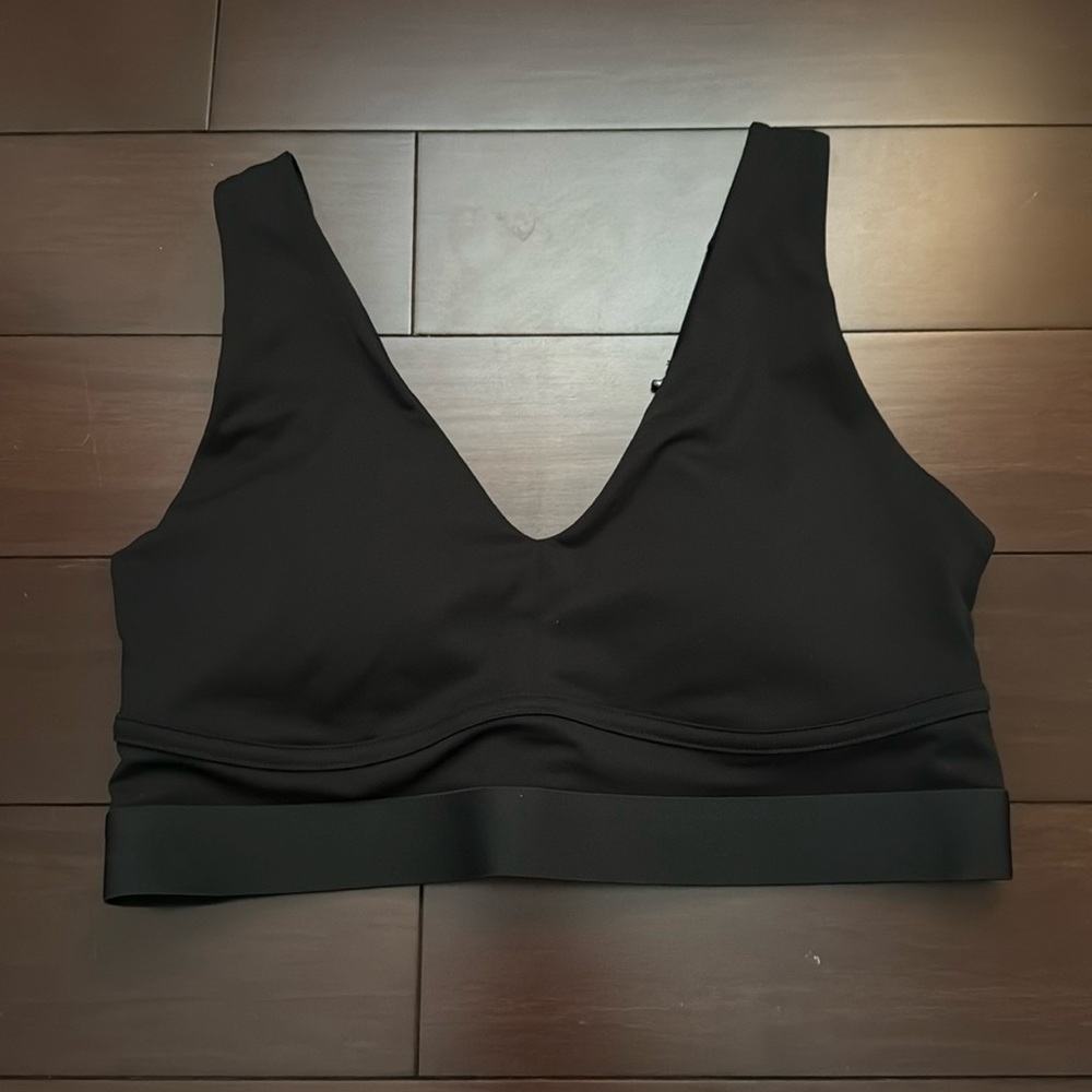 BRAND NEW “All day every day low impact bra” by fabletics - size small,